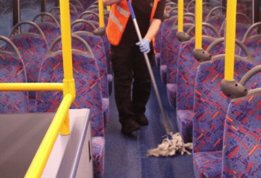 Personal Curatenie in Depouri de Autobuze in UK