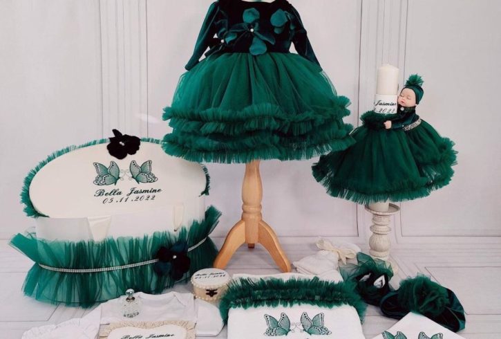 Trusouri Și Accesorii Botez In Londra, UK