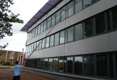 Munca Personal Spalat De Geamuri In Nord-Vestul Londrei, UK