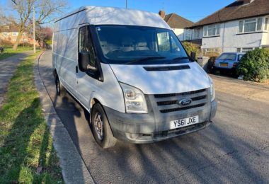 Vand Duba Ford Transit In Pinner, Londra
