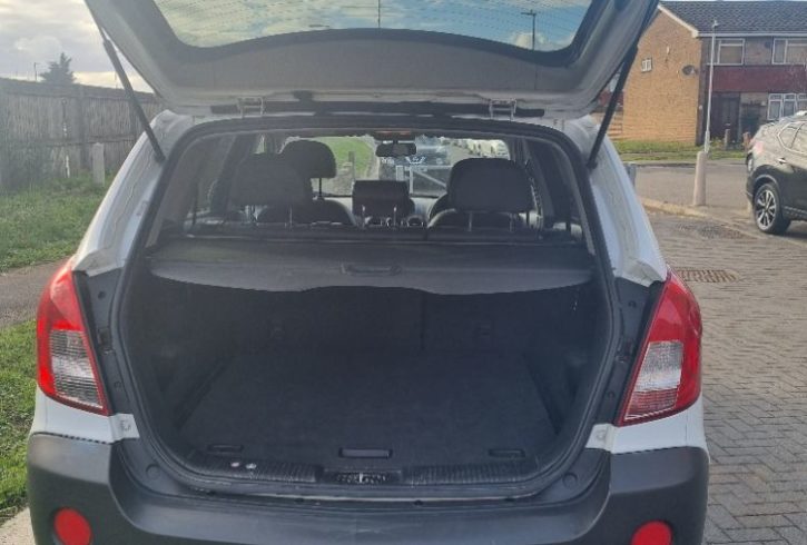 Vand SUV Vauxhall Antara SE in Dagenham, Londra