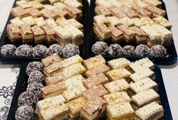 Platouri Aperitive Si Prajituri De Casa In Woodford Green, Londra