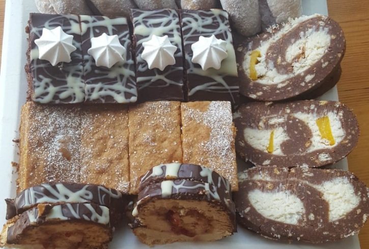 Meniuri Romanesti, Prajituri, Tort La Comanda In Feltham, Londra