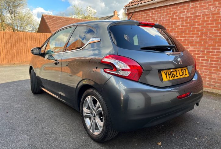 Vand Masina Peugeot 208 In Tewkesbury, UK