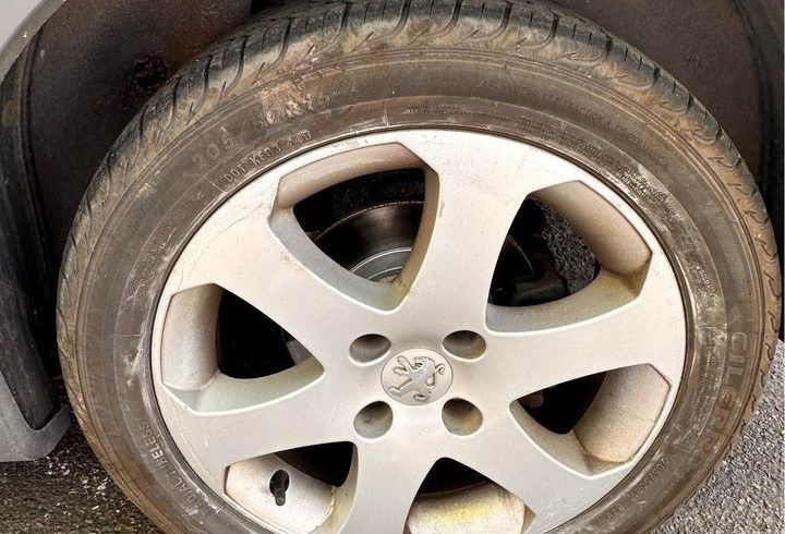 Vand Masina Peugeot In Newport, UK