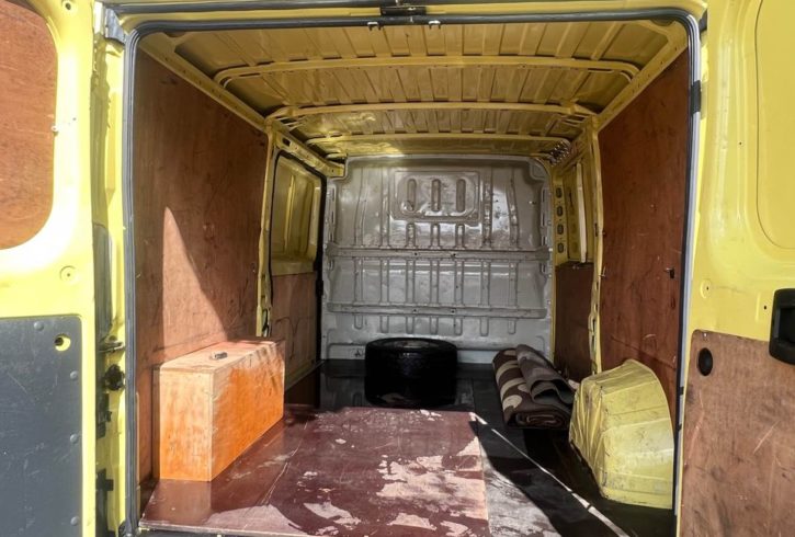 Vand Van Peugeot Boxer In Dagenham, Londra