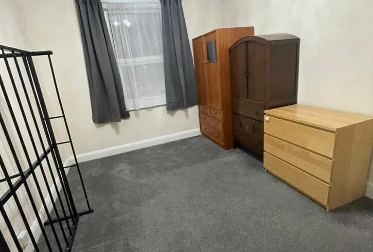 Chirie Apartament Cu Două Camere Duble În Harrow, Londra