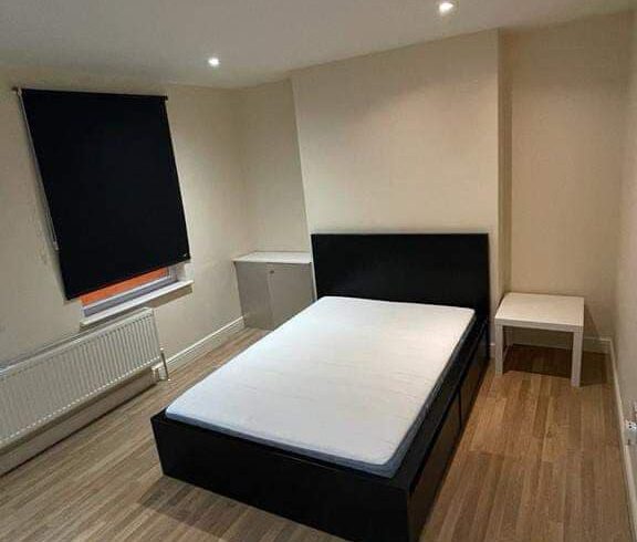 Chirie Cameră Dublă În East Ham, Londra