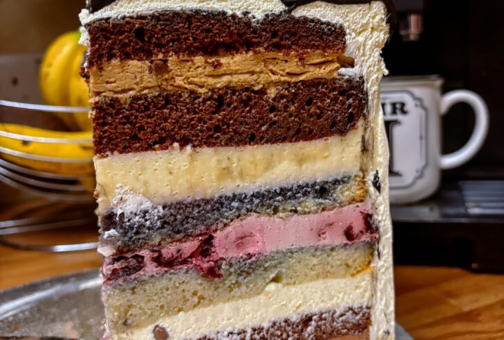 Comenzi Prăjituri Și Torturi Pentru Revelion În Watford, Londra