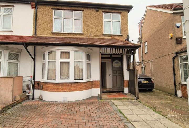 Inchiriere Apartament 2 Camere in Barkingside, Londra - REMAX