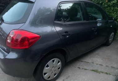 Vand Auto Toyota Auris din 2008 in Loughton, UK