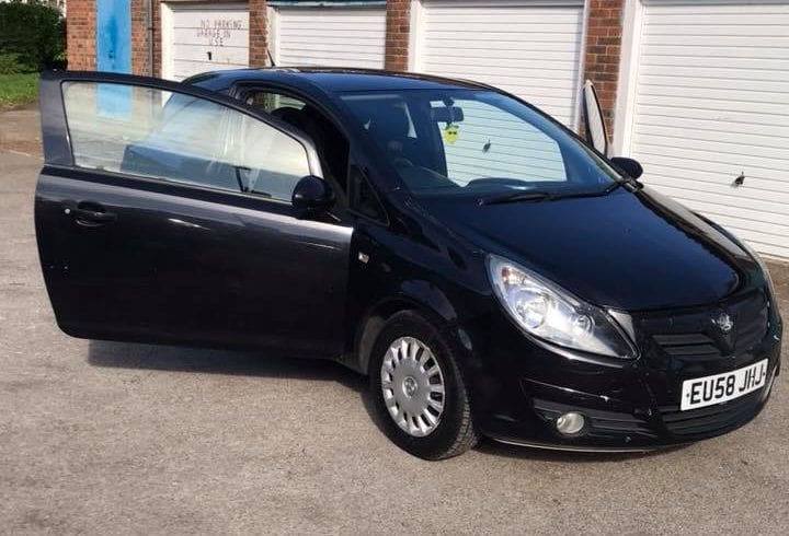 Auto For Sale Vauxhall Corsa 1.4L Petrol in Croydon Londra UK CR0 Auto For Sale Vauxhall Corsa 1.4L Petrol in Croydon Londra UK CR0