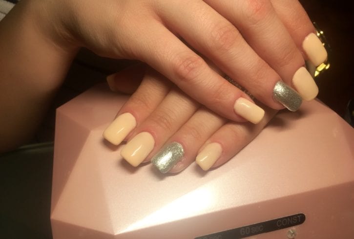 Tipsuri cu gel sau gel pe unghie naturala la domiciliul meu din Kingsbury