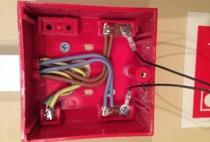 Electrician cu experienta - Instalari / Modificari / Reparatii - Lucrari in pret Londra