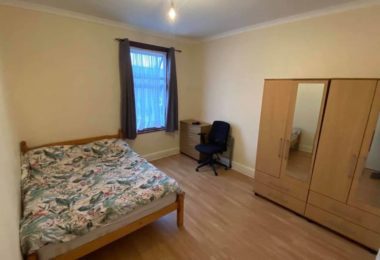 Camera dubla spatioasa de inchiriat in Londra