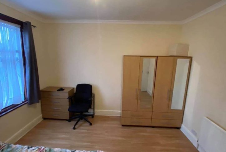 Camera dubla spatioasa de inchiriat in Londra