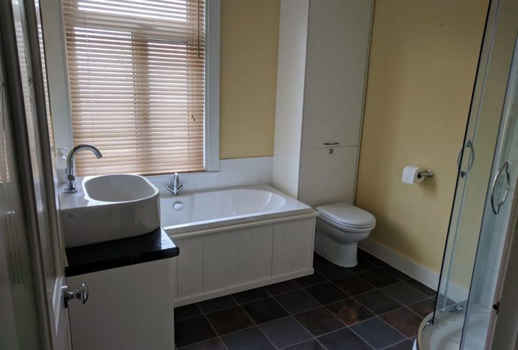 Camera king size de inchiriat Londra Camera king size de inchiriat Londra