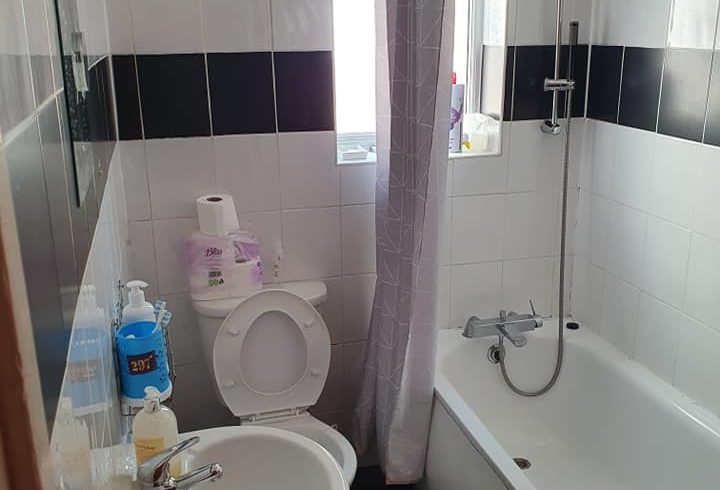 Camera king size de inchiriat in Forest Gate