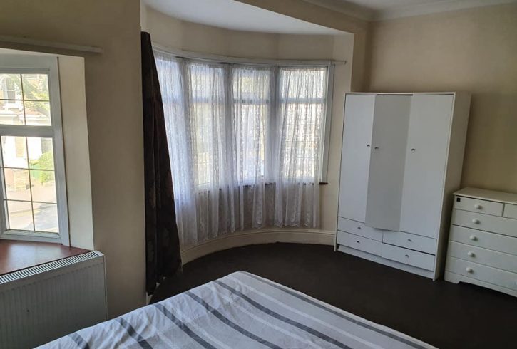 Camera king size de inchiriat in Forest Gate - Imagine 3