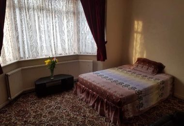 Camera king size de inchiriat in Londra