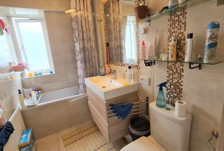 Casa 4 Dormitoare in Canning Town Londra