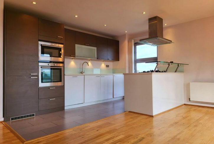 Chirie Penthouse 3 Dormitoare in South Woodford