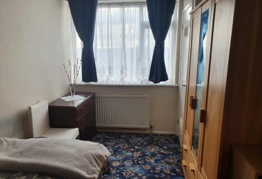 Chirie camera single in Ilford, IG2 7