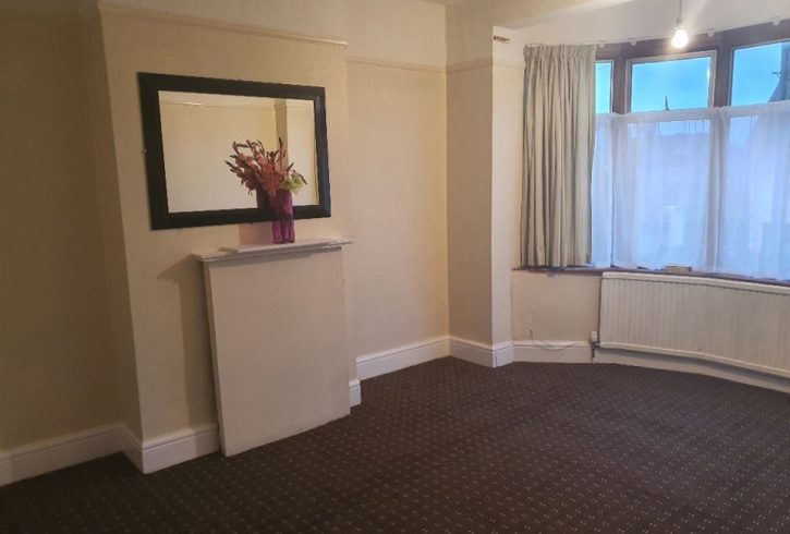 Chirie casa 3 dormitoare in Newbury Park UK