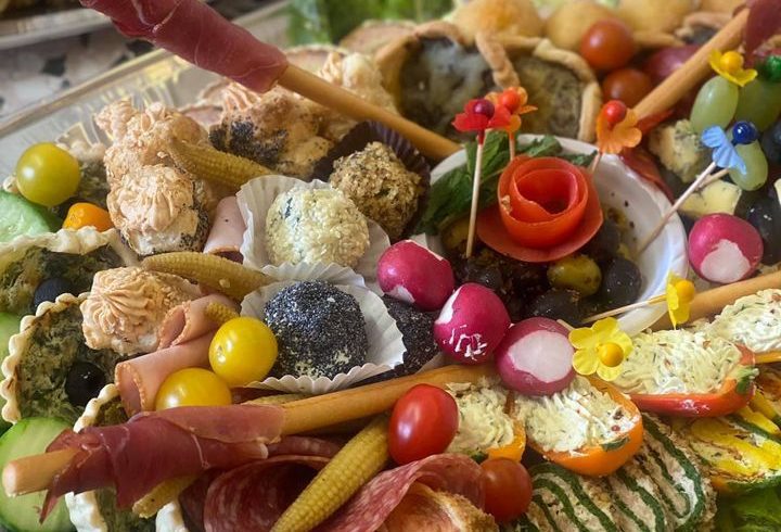 Comenzi Aperitive Saratele Prajituri South Ockendon