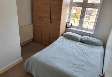 Inchiriez camera dubla in Chigwell