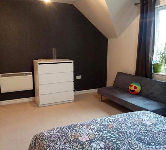 Inchiriez camera dubla in Woodford Green