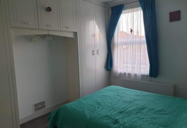 Inchiriez camera dubla si single in Barking