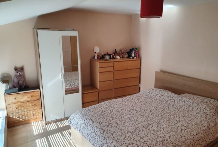 Inchiriez o camera dubla pentru un cuplu Colindale