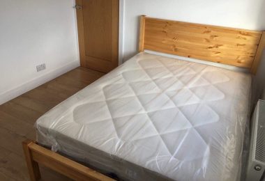 chirie camera dubla Canning Town