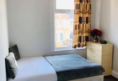 chirie camera dubla in Seven Kings