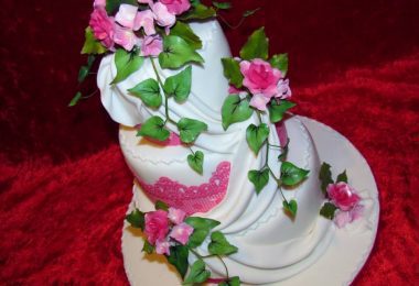 Torturi si prajituri pentru Nunti Botezuri Aniversari in Londra